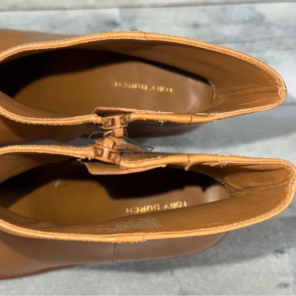 TORY BURCH BROOKE STAMPED HEEL BOOTIE IN CARAMEL CORN - SZ-10.US - Picture 10 of 12
